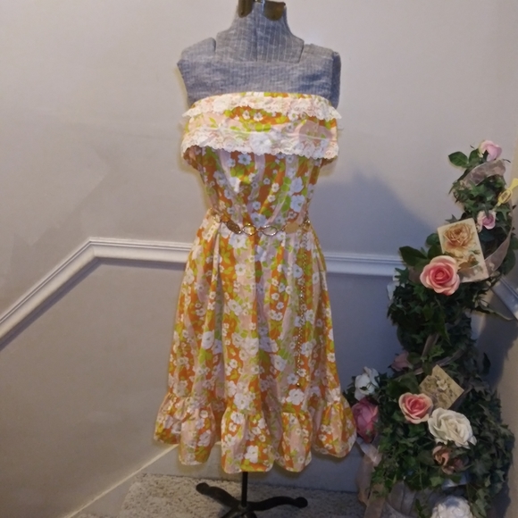 Vintage Dresses & Skirts - Vintage 1960-70's Boho Orange, White & Green Lace Trimmed Floral Sundress